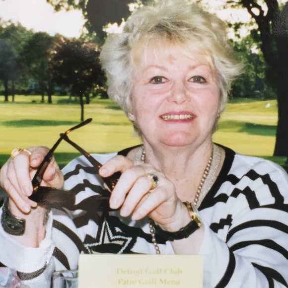 Welcome to my closet .. - Picture 2 of 3